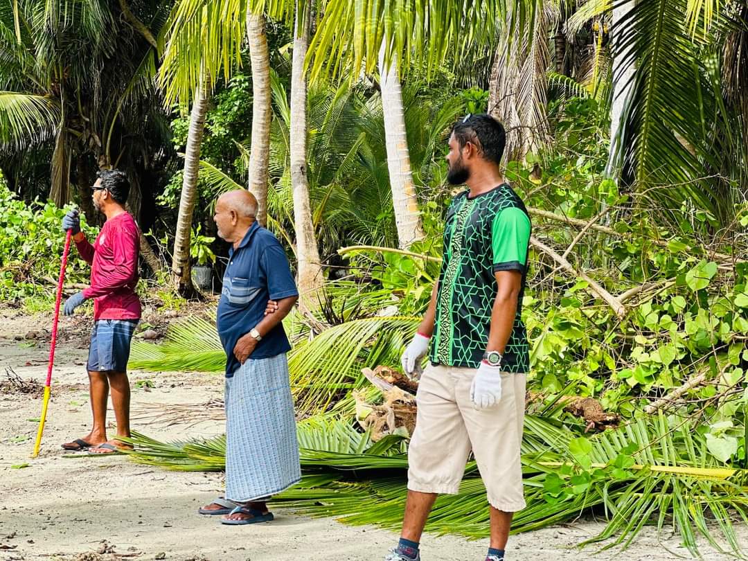 ފަރެސްމާތޮޑާ ރައްޔިތުން ރަށް ޒީނަތްތެރި ކުރުމުގައި
