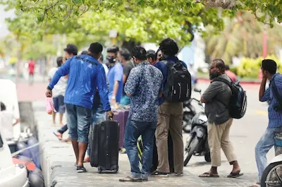 ވެކްސިންގެ ދެ ޑޯޒު ފުރިހަމަކޮށްފައިވާނަމަ މޮނިޓަރިންގައި އޮންނަ ރަށްރަށަށް ކަރަންޓީން ނުވެ ދެވޭނެ