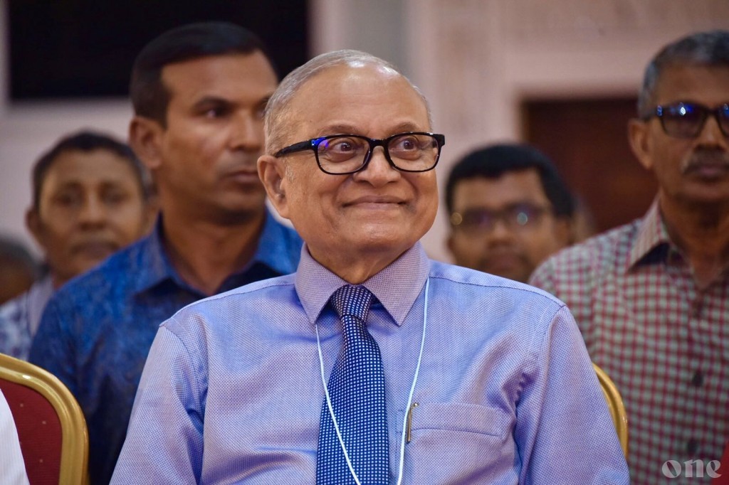 ޖަލުގައި އޮންނަވައިގެން އިންތިހާބުގައި ވާދަ ނުކުރެވޭނޭ: މަައުމޫން