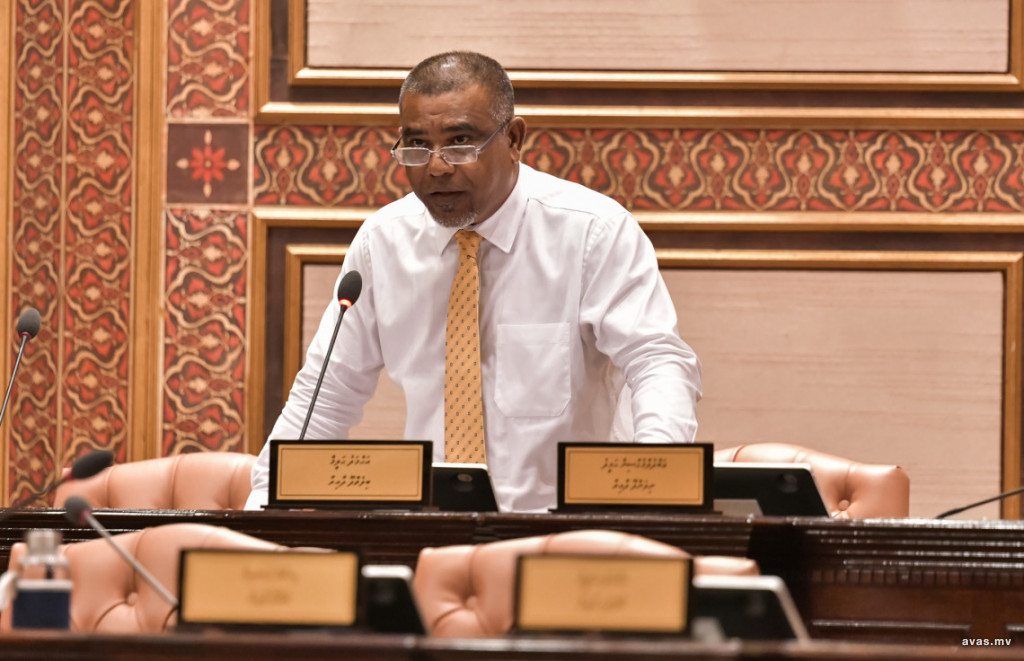މުހައްމަދު ނަޝީދު ރާއްޖެ ވަޑައިގަންނަވަން ބޭނުންފުޅު ނުވަނީ މަރުގެ އިންޒާރު ލިބެމުންދާތީ: ދޮންބިލެތް ހަލީމް