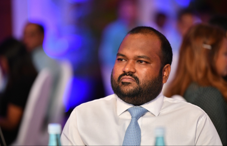 އަލީ ވަހީދު އިގިރޭސި ވިލާތުގައި ހުއްޓާ ހައްޔަރުކޮށްފި