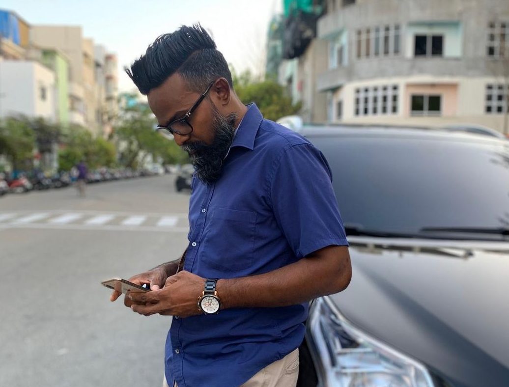 މިފަހަރު ޗިކާގެ ދީލަތި އެހީ މަޑަވެއްޔަށް: މަޑަވެލީ ރައްޔިތުންނަށް 2000 މާސްކު ހަދިޔާކޮށްފި