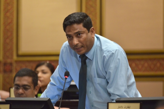 ތިނަދޫ އާ އިންޖީނުގޭގެ މަސައްކަތް ނުނިމި ލަސް ލަސްވަނީ ބޮޑު ކޮށް އިސްރާފު ކުރާތީ: ކުރީގެ މެމްބަރު ސައުދުﷲ