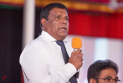 ނަޝީދު އަތުން އެމްޑީޕީ އަތުލަން އެބަ މަސައްކަތް ކުރޭ: މުސްތަފާ