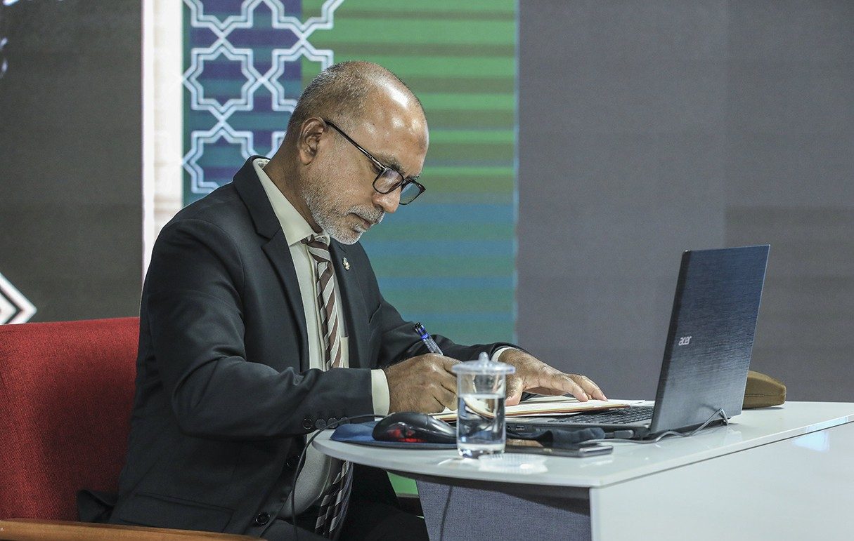 މި ސަރުކާރުން ސިޔާސީ ޚުތުބާއެއް ނުލިޔާނެ : ޒާހިރު