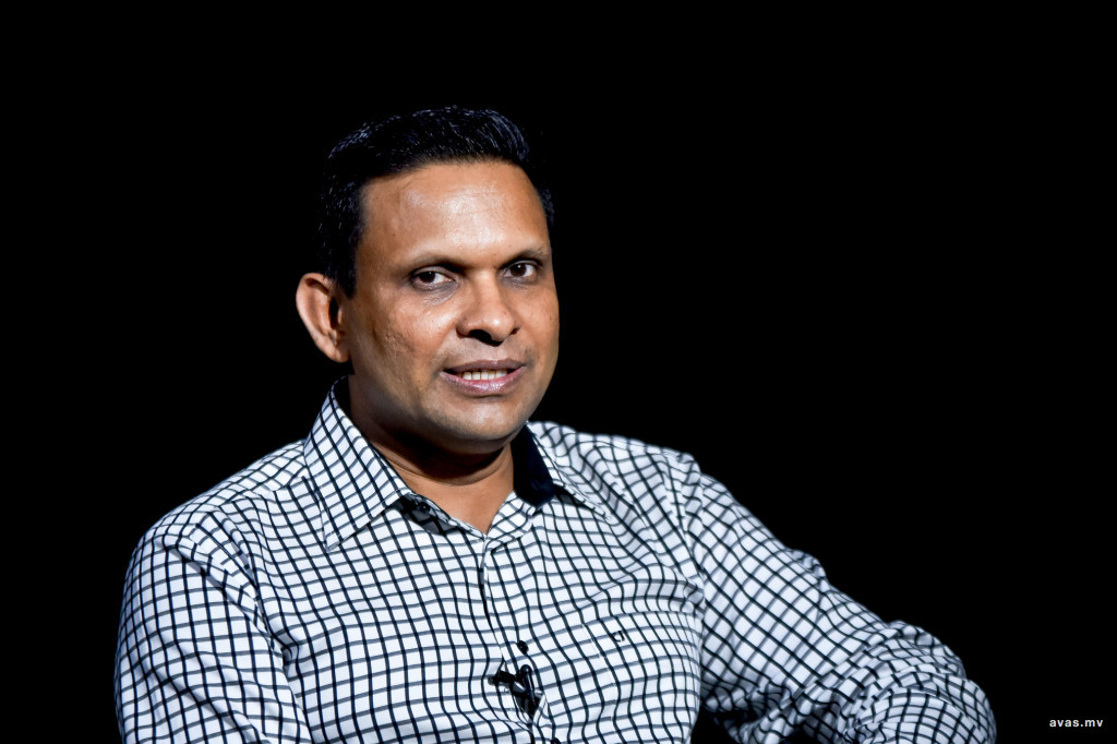 ވެފައިވާ ވައުދުތައް ނުފެއްދޭނަމަ، ދެވަނަ ދައުރެއް ދޭކަށްނުޖެހޭ: ނާޒިމް