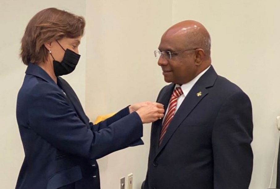 ޖެންޑަރ ޗެމްޕިއަންގެ ލަގަބު މިނިސްޓަރ ޝާހިދުއަށް