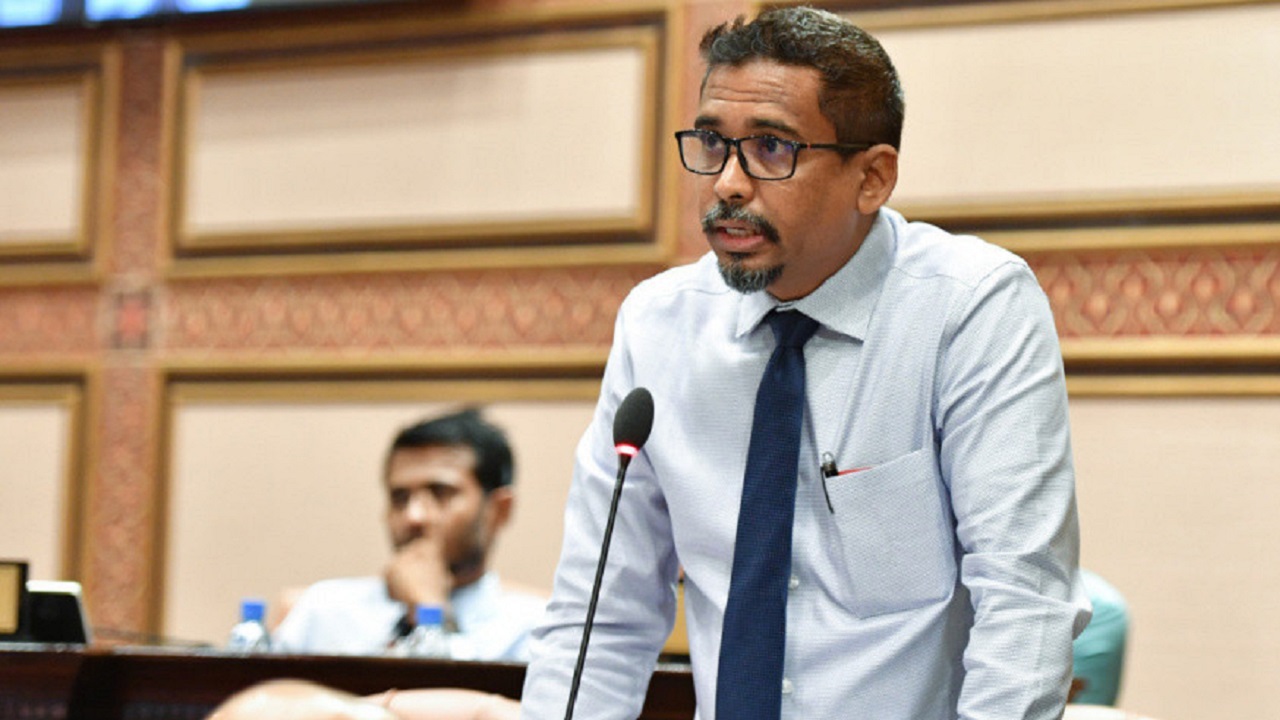 ރަށް ގިރުމުގެ މައްސަލައަށް ހައްލެއް ލިބޭނީ ކޮންމެ އަތޮޅެއްގައި ޕަބްލިކް ވަރކްސް ޔުނިޓެއް ޤާއިމްކޮށްގެން: އިކްރާމް