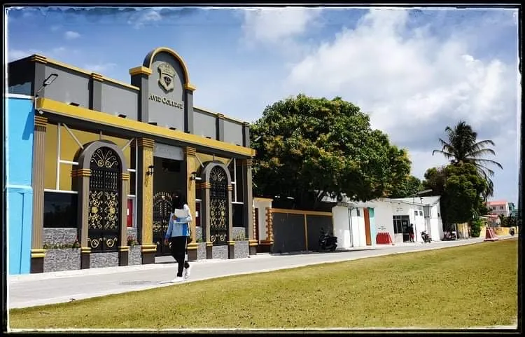 ތައުލީމީ ދާއިރާގައި ތިނަދޫއަށް ޚިދުމަތްކުރި 62 ފަރާތަކަށް އެވިޑްގެ ފަރާތުން ހަދާނީ އެވޯޑެއް