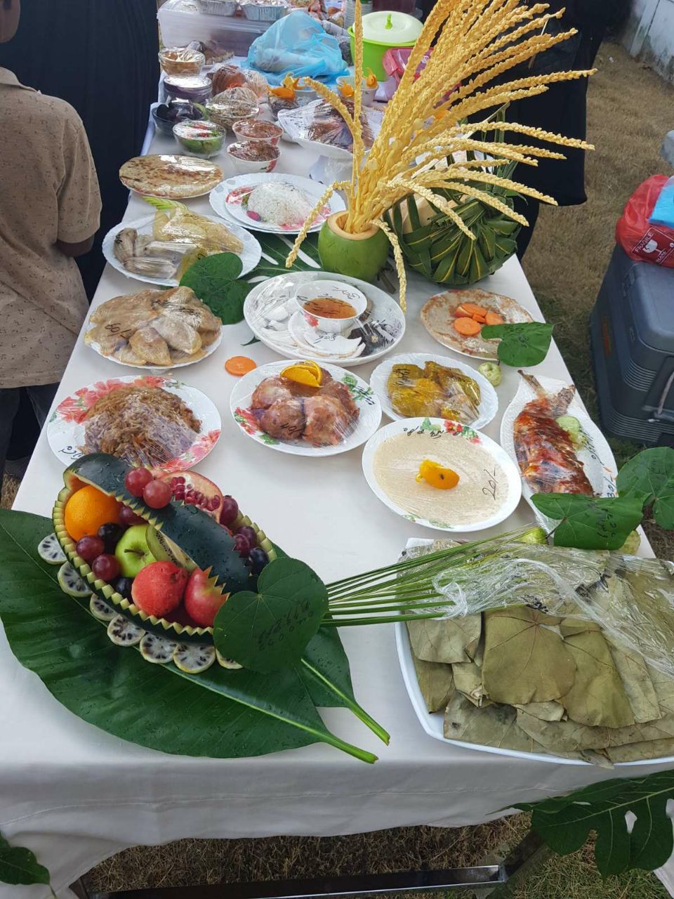 100އަށްވުރެ ގިނަ ބާވަތްތަކާއެކު ހޯޑެއްދޫގައި ކާބޯތަކެތީގެ މައުރަޒެއް ބާއްވައިފި