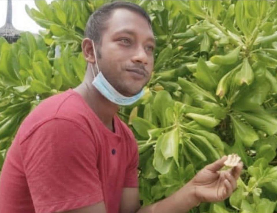 ޓުއަރ ގައިޑަކަށްވެގެން ފަތުރުވެރިޔެއްގެ ފައިސާތަކެއް ވަގަށް ނެގި މީހަކު ހޯދަން އިއުލާންކޮށްފި