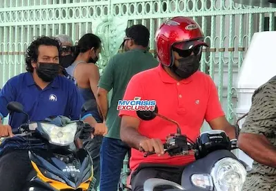 މިސްކިތްތަކަށް ކުޑަކަމުދިޔަ މީހާ ބަންދުން ދޫކޮށްލައިފި
