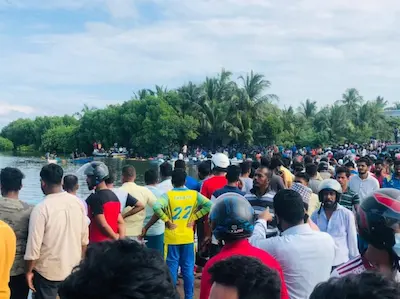 ފެރީއެއް އަޑިޔަށް ގޮސް ދަރިވަރުންތަކެއް މަރުވެއްޖެ