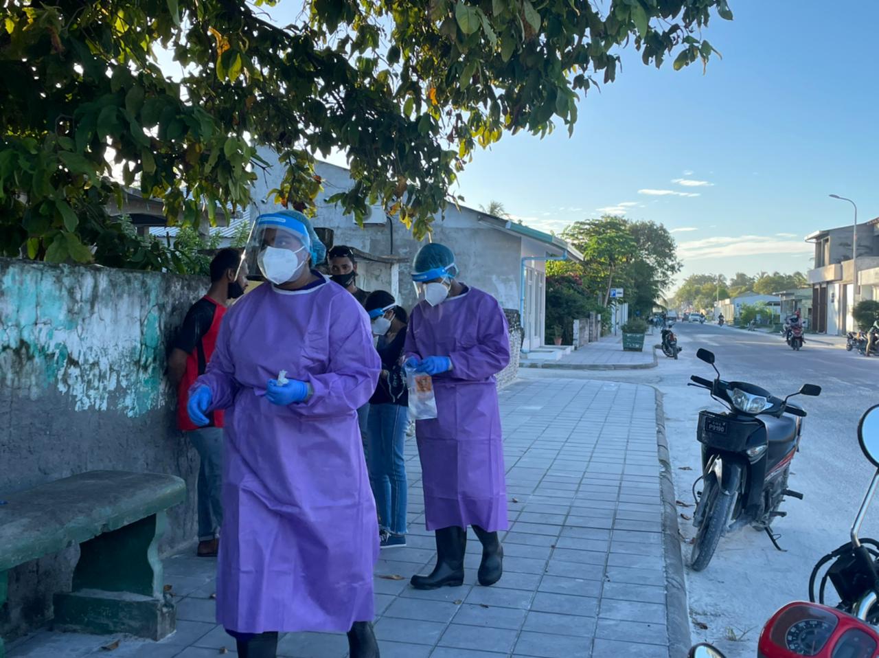 ކޮވިޑް-19: ފިޔަވަޅުތައް ވަރުގަދަކޮށް އެއްގެއިން އަނެއް ގެޔަށް ދިޔުން މަނާކޮށްފި