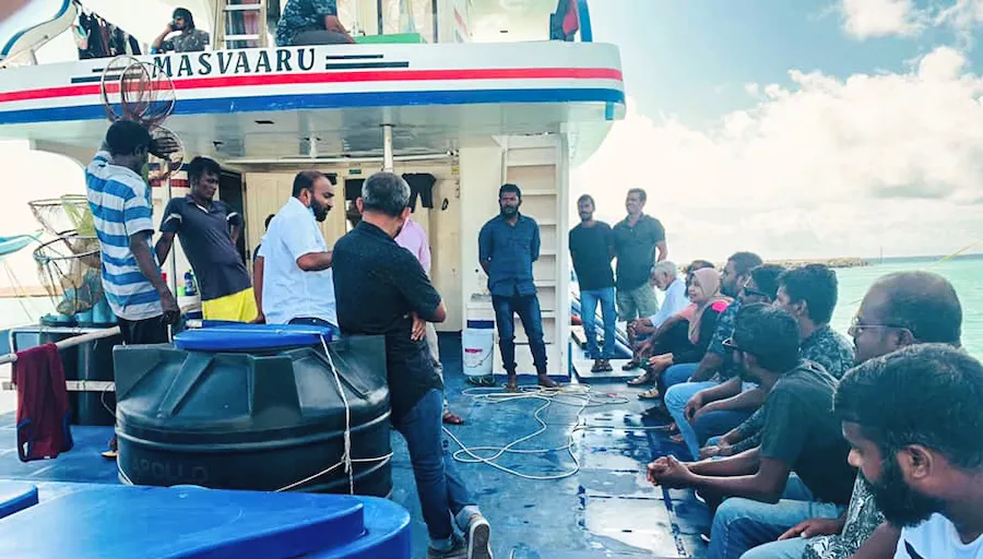 ވިލިނގިލީ ކައުންސިލަރުން މަސްވެރިންގެ ގާތަން