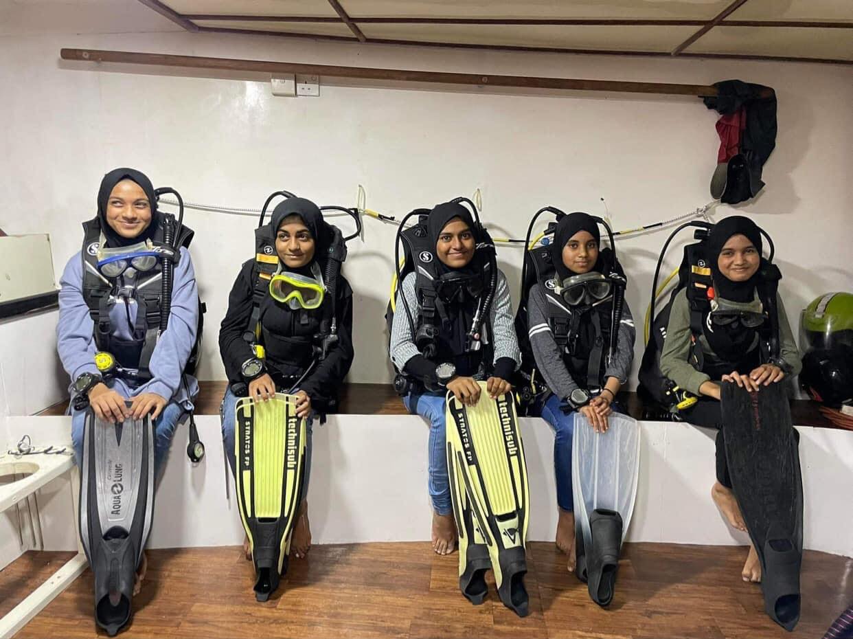 ދަރިވަރުންނާއި ބެލެނެވެރިން ދޮށީގެ މަސްވެރިކަން ތަޖުރިބާކޮށްލަން މަހަށް