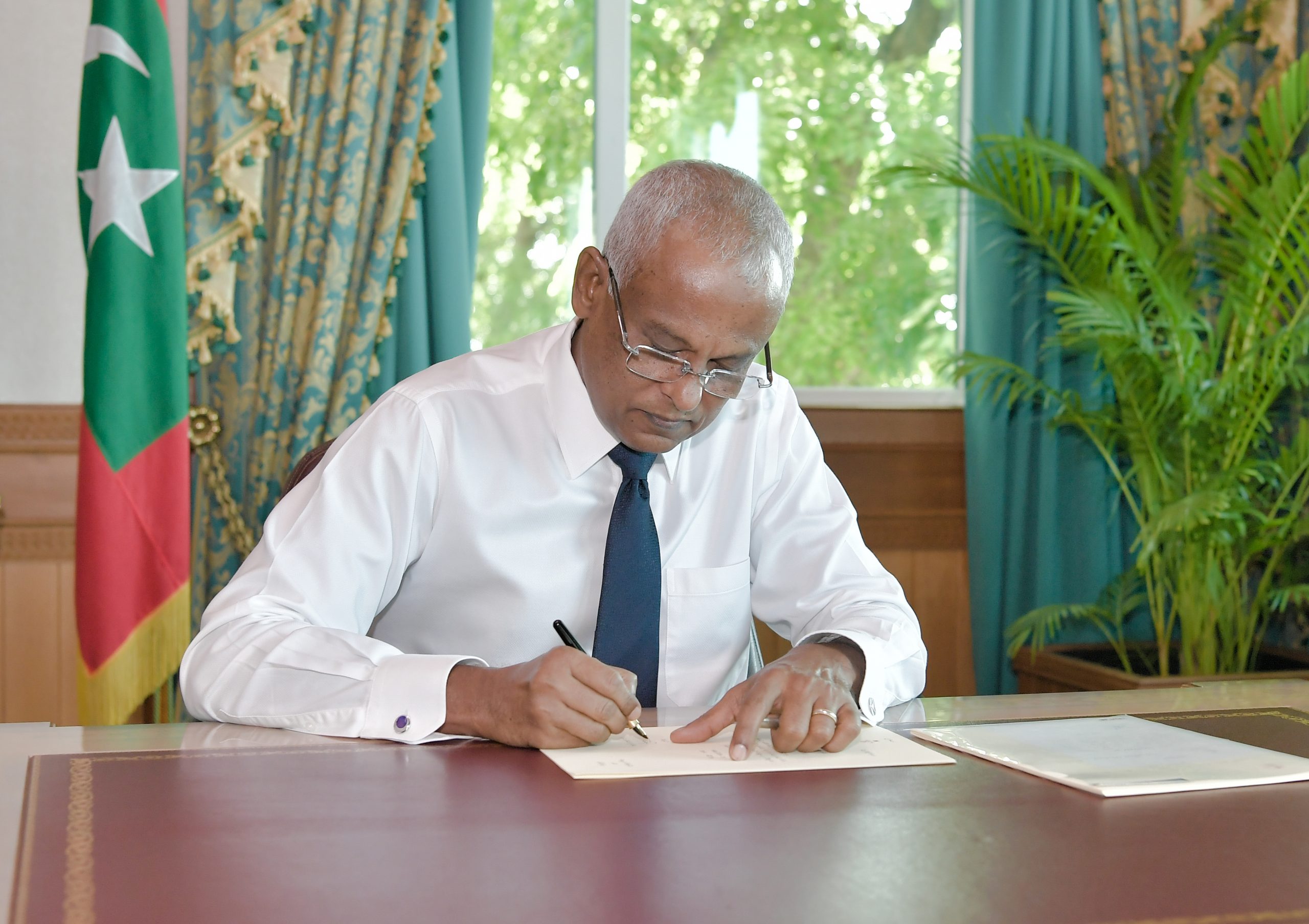 އެއްމެދު ޢިމާރާތުގެ ބިލު ތަސްދީޤުކޮށްފި