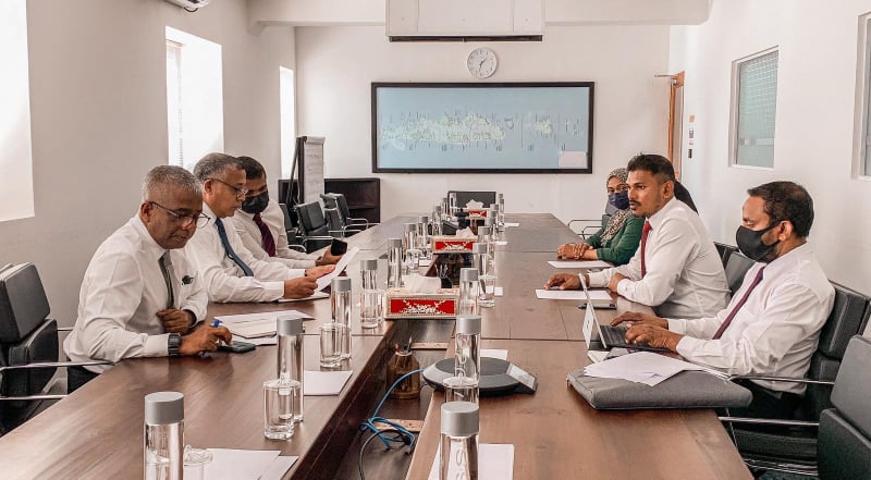 ތިނަދޫގައި ހުރި މައްސަލަތަކާއި ބެހޭގޮތުން ޕްލޭނިންގ މިނިސްޓަރާއެކު މަޝްވަރާ ބައްދަލުވުމެއް ބާއްވައިފި