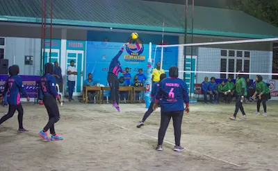 ގދ އަތޮޅު ކައުންސިލް ފޭސް ވޮލީބޯޅަ މުބާރާތް 2021: މަޑަވެލި އަންހެން ޓީމާ ދެކޮޅަށް މޮޅު ކުޅުމެއް ދައްކައި ރަތަފަންދޫ ޓީމު މޮޅުވެއްޖެ