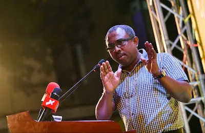 އިދިކޮޅުން އުޅެނީ ދީނުގެ ނަމުގައި ނަޝީދު އަވަހާރަކޮށްލަން: އާޒިމް