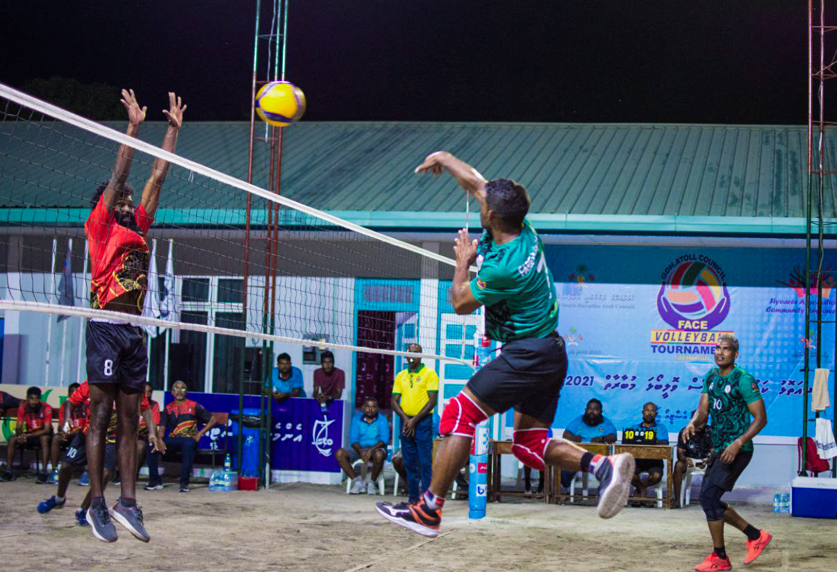 ގދ އަތޮޅު ކައުންސިލް ފޭސް ވޮލީބޯޅަ މުބާރާތް 2021: ފަރެސްމާތޮޑާއާއި ބައްދަލު ކުރި މެޗުން ބަލިވެ، ރަތަފަންދޫ ސެމީފައިނަލަށް ދިޔުމުގެ ފުރުސަތު ގެއްލިއްޖެ