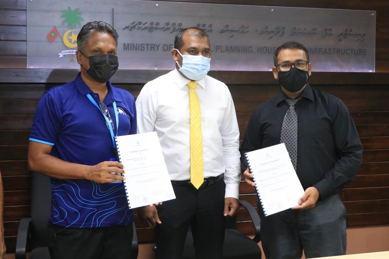 ތިނަދޫ އިންޑަސްޓްރިއަލް ޒޯނު ތަރައްޤީކުރުމަށް ބިން ހިކުމުގެ މަސައްކަތް އެމްޓީސީސީއާއި ހާވާލުކޮށްފި
