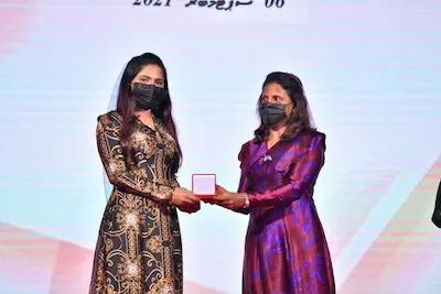 ރެހެންދި އެވޯޑަށް ކުރިމަތިލާން ހުޅުވާލައިފި