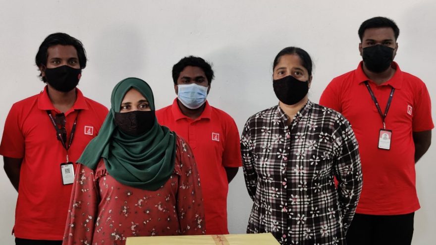 ބީއެމްއެލް އިން 9 ސްކޫލެއްގެ ސެން ކުލާސްތަކަށް ބޭނުންވާ ތަކެތި ހަދިޔާ ކޮށްފި