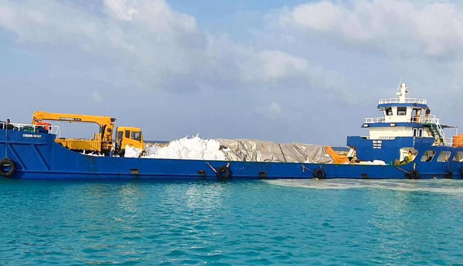 ވެލިދޫ މަގު ހެދުމަށް ބޭނުންވާ ރޯމެޓީރިއަލްސް އެރަށަށް ގެންގޮސްފި