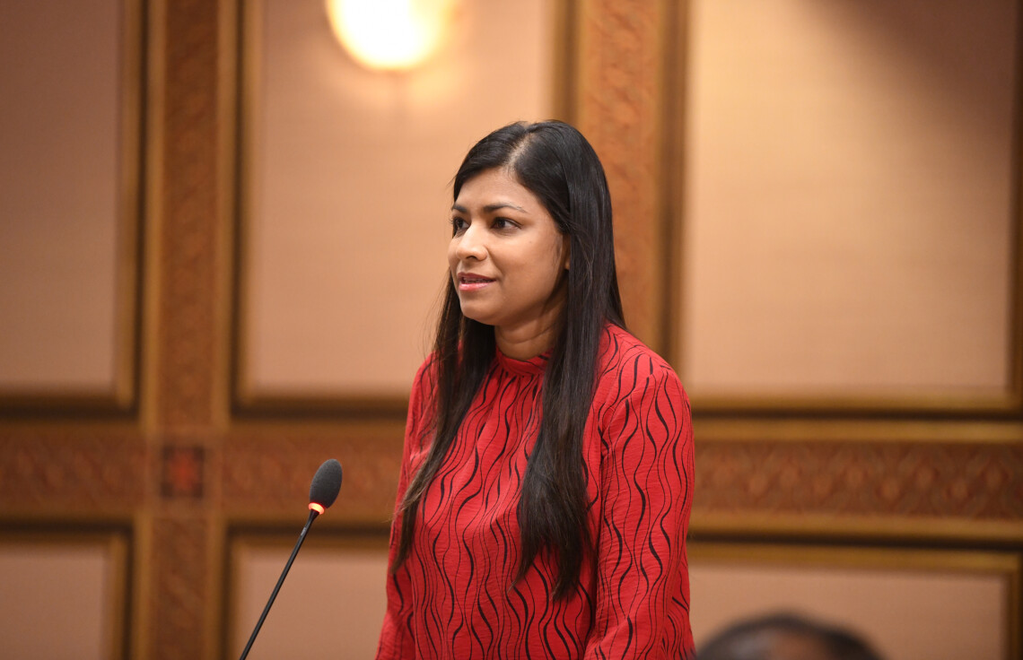 ނަފްރަތު އުފައްދަން ޔާމީނަށް އިނާޔާތް ދޭކަށް ނުޖެހޭ، އިނާޔަތްތައް ކަނޑާލަން ޖެހޭ: ރޮޒޭނާ