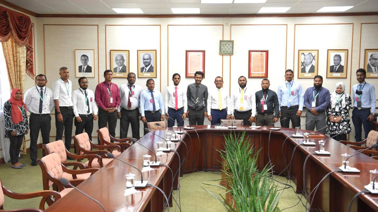 ގދ.އަތޮޅު ކައުންސިލުން މަޖިލީހުގެ ރައީސްއާއި ބައްދަލުކުރައްވައިފި