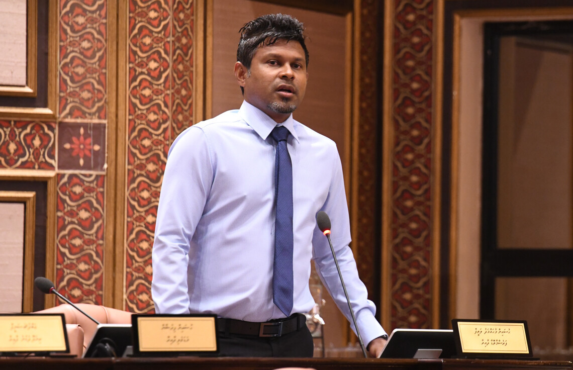 ރައީސް ސޯލިހު މިހާރު ރައްޔިތުންނަށް ކުރަނީ ޖެއްސުން: ސެމްބެ