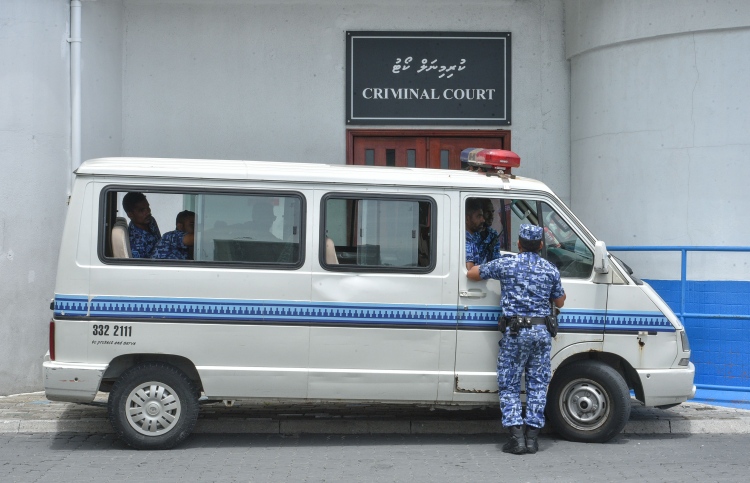 ބިދޭސީން ހިންގި މާރާމާރީ ސާތިބުނުވީ ފުލުހުންގެ ތަހުޤީގު ދޯހަޅިކަމުން