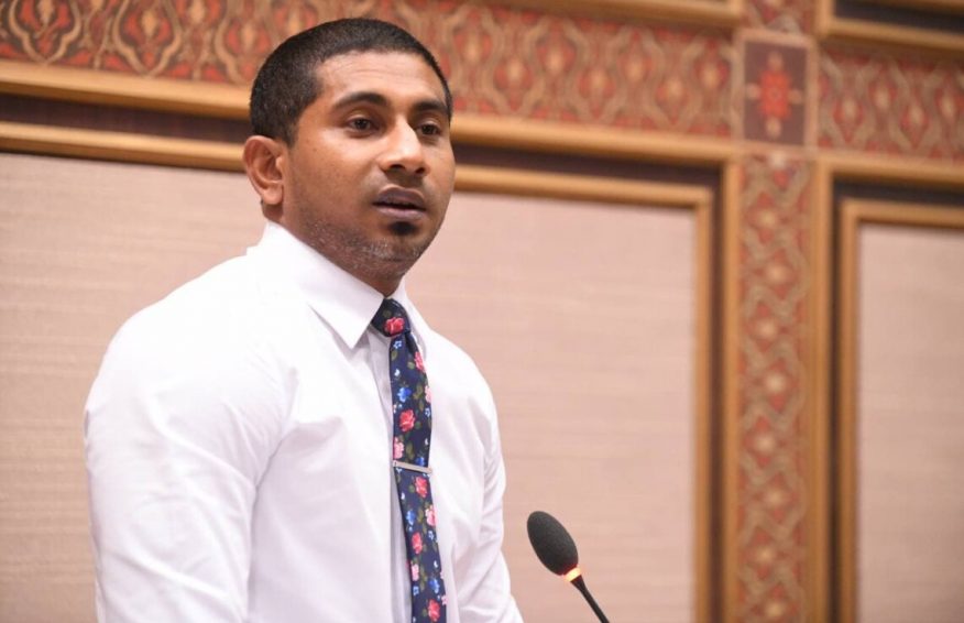 އާބާދީގެ ނިސްބަތުން ރާއްޖޭގައި ފުޓްބޯޅަ ދަނޑުތައް ގިނަ: މަހުލޫފް