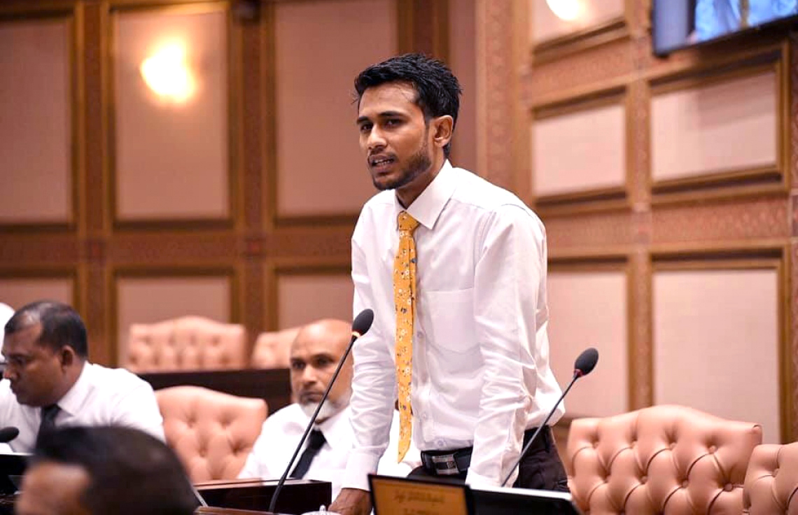 އާއިލާ ދޫކޮށް މުގުރުގެ ކުރިމައްޗަށް ނުކުތް މީހުން ވަޒީފާއިން ވަކިކުރަން ލަދެއް ނުގަނޭތޯ! – ފިރުޝާން