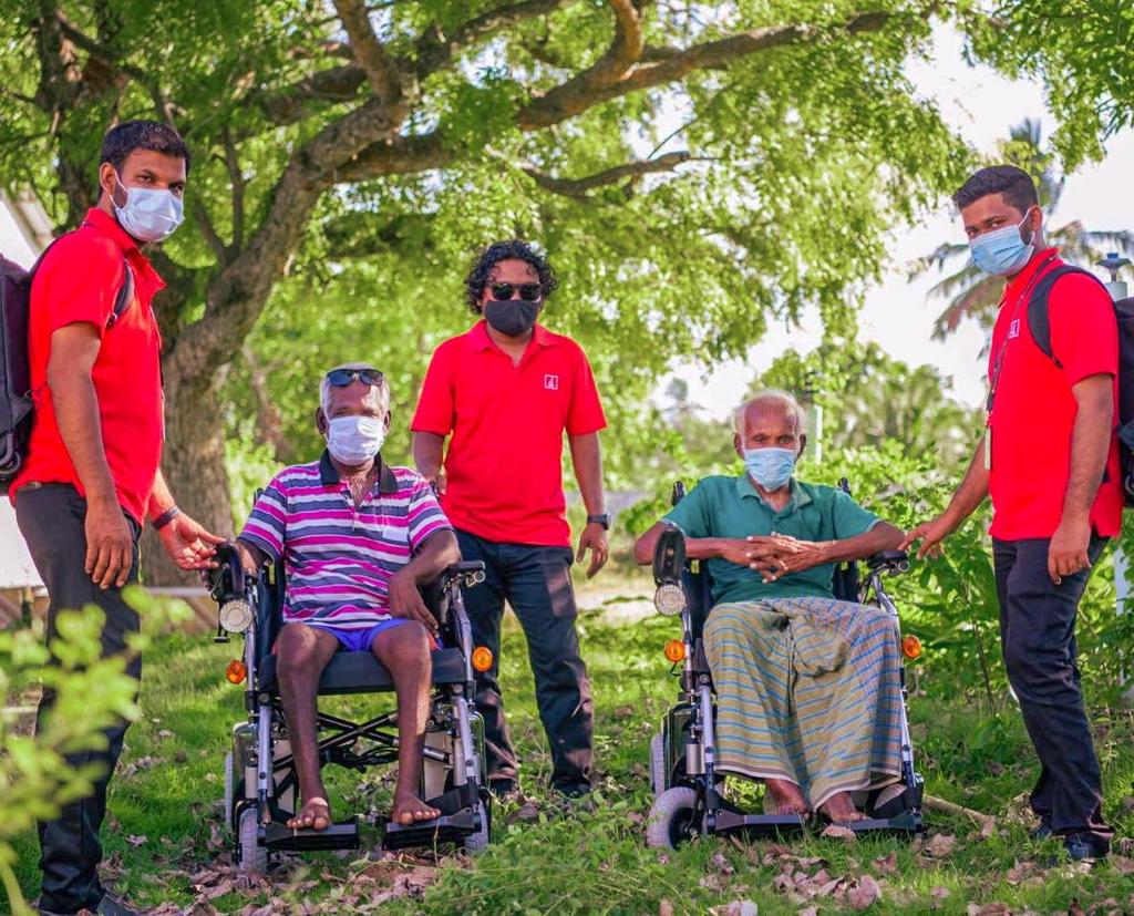 ބީއެމްއެލް އިން 20 ރަށަކަށް މޮޓޮރައިޒްޑް ވީލްޗެއަރ ހަދިޔާކޮށްފި