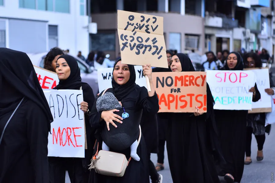 ކުޑަކުއްޖަކަށް ޖިންސީ ގޯނާކުރި ޓިއުޝަން ޓީޗަރެއްގެ މައްސަލަ ބަލަނީ