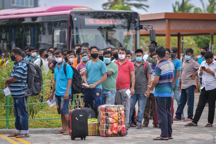 ލައިސަންސް ނެތި ބިދޭސީން ރާއްޖެ އެތެރެކުރާނަމަ ބޮޑު އަދަދަކުން ޖޫރިމަނާ ކުރަނީ