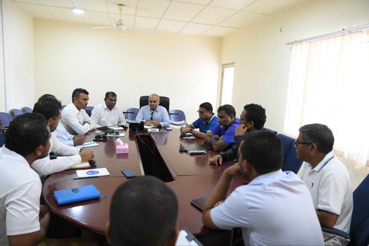 ކޫއްޑޫ ފިޝަރީސް ކޮމްޕްލެކްސްގެ ބޭފުޅުންނާއި ބައްދަލުކުރަން މަޖިލީހުގެ އިޤްތިޞާދީ ކޮމިޓީ ކޫއްޑޫއަށް