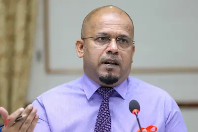 މާލޭގެ ފުރާޅުތައް ކުއްޔަށް ނަގައިގެން ސޯލާ ޕެނަލް ހަރުކުރަނީ