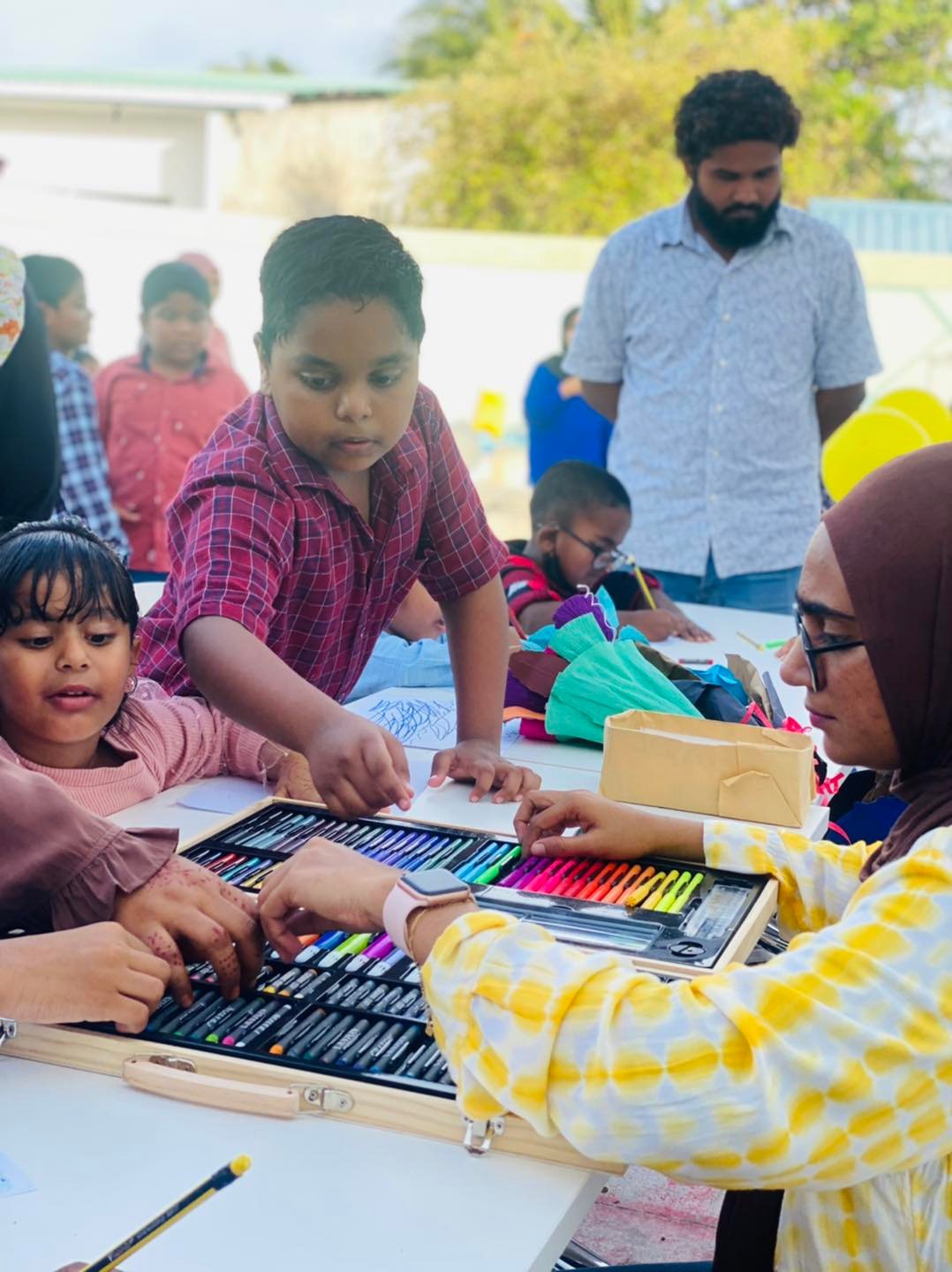 ހުވަދު އަތޮޅުގެ ހުރިހާ ރަށެއްގައި ކުލަގަދަކޮށް ކުޑަކުދިންގެ ދުވަސް ފާހަނގަކޮށްފި