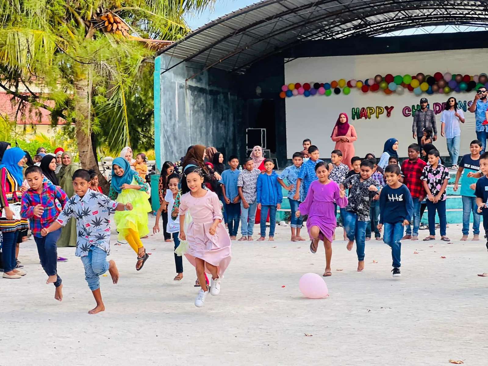 ކުޑަކުދިންގެ ދުވަހާއި ގުޅިގެން ގެމަނަފުށީ ޑަބްލިޔުޑީސީން ކުޑަކުދިންގެ ހަވީރެއް ބާއްވައިފި
