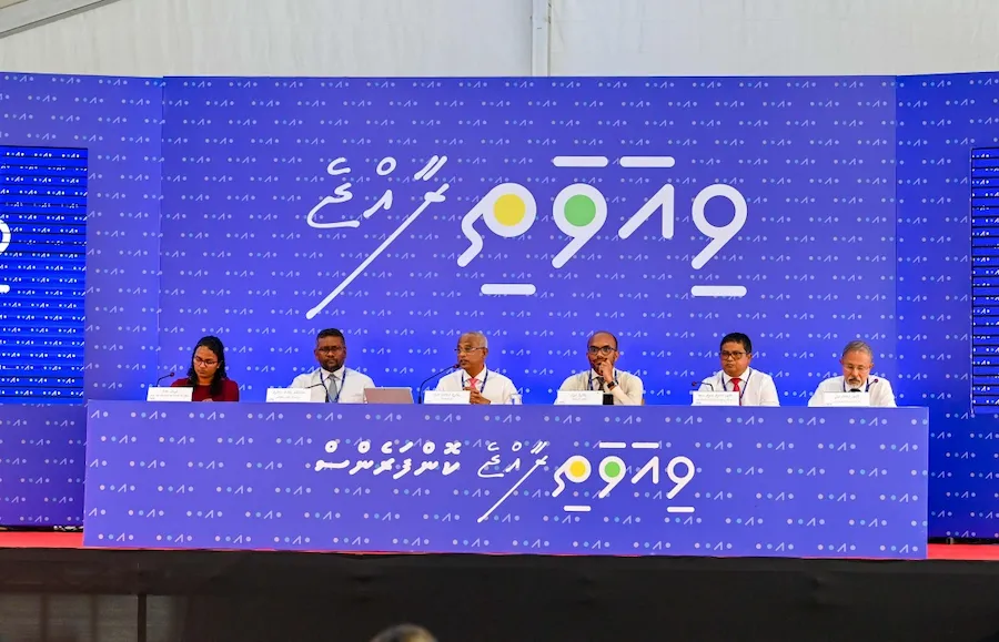 އަތޮޅު ފިހާރަތަކުގެ ކުލި އެއްކޮށް ކައުންސިލްތަކަށް ދޭން ރައީސް ޞޯލިޙް ނިންމަވައިފި