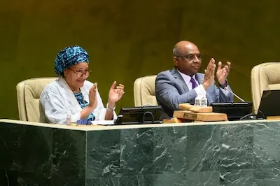ޑިޕްލޮމަސީގެ ދާއިރާގައި މަސައްކަތްކުރާ އަންހެނުންގެ ދުވަހެއް ފާހަގަކުރަން ފާސްކޮށްފި