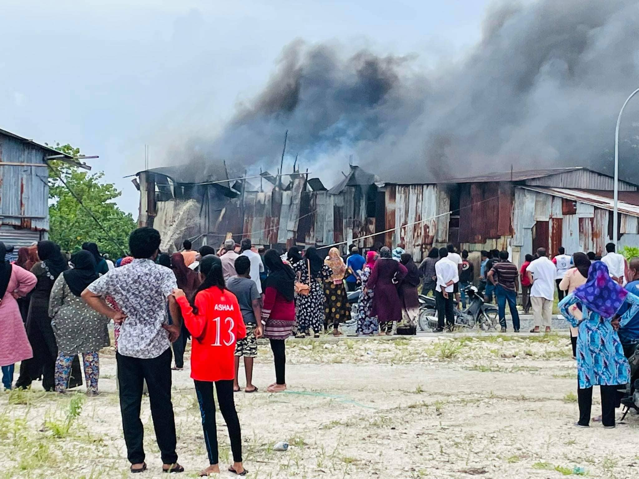 ގައްދޫގައި ބަންނަމުންދިޔަ ދޯންޏެއް އަނދައި އަޅިޔަށް