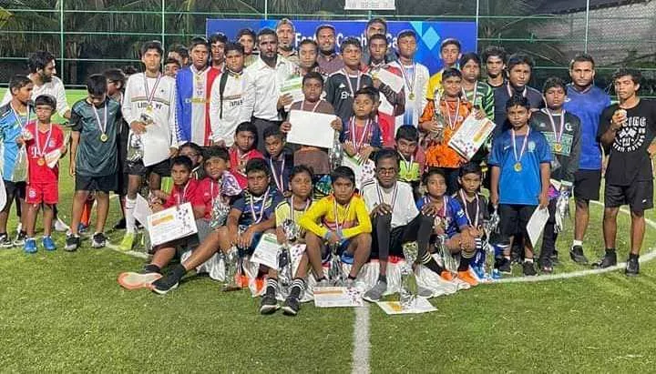 ކޮލަމާފުށީގައި ކިޑްސް ފުޓްބޯޅަ ކޯޗިންގ ކޭމްޕެއް ބާއްވައިފި