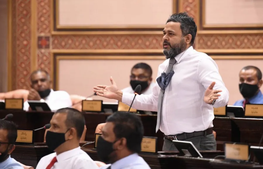 މުޅި ސަރުކާރު އޮތީ ކޮރަޕްޝަނުގެ މޫލާފައި، އެމްބަސީ ތަކުގައިވެސް އޮތީ ކޮރަޕްޝަން: ޝިޔާމް