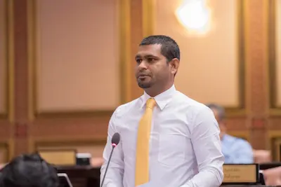 މާލެ އާއި ރަށްރަށުގައި ވެސް އެއް ރޭޓަކުން ވިޔަފާރިތަކަށް ކަރަންޓު ބިލު ކުރުމަށް ގޮވާލައި ގަރާރެއް ހުށަހަޅައިފި