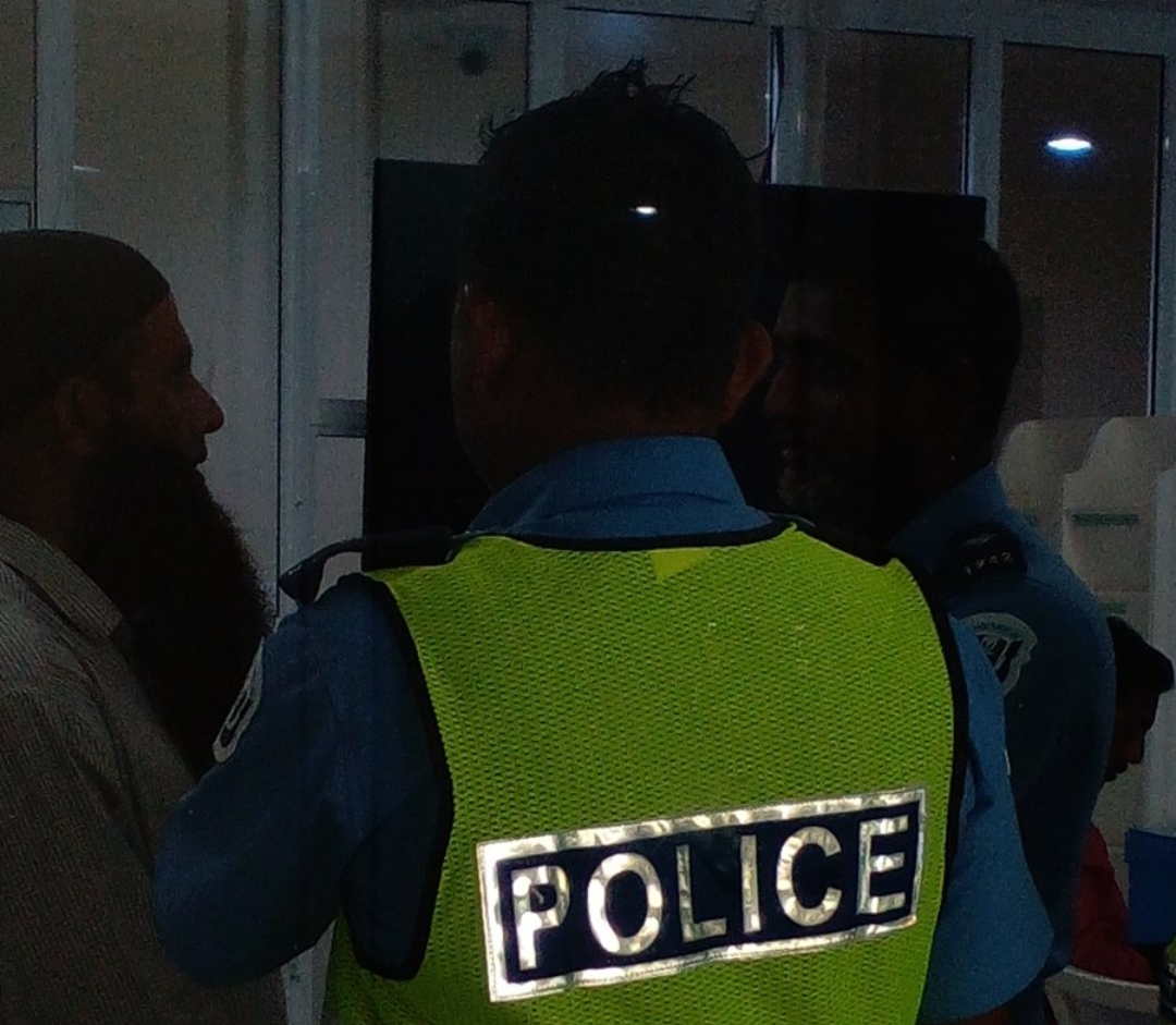 އެޑިއުކޭޝަން މިނިސްޓަރާއި ބައްދަލުކުރަން ދިޔަ ބެލެނެވެރިން މިނިސްޓްރީގެ އޮފީހުން ނެރެލައިފި