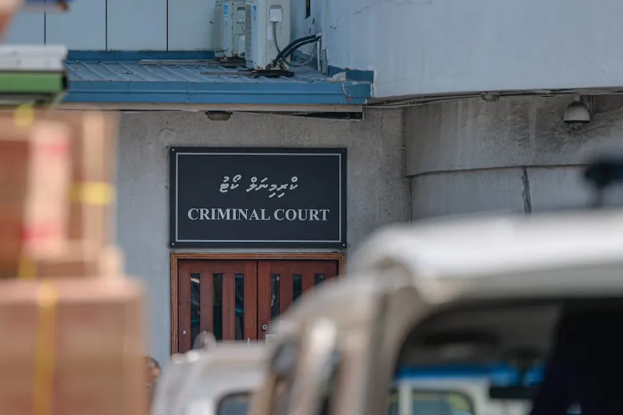 ޒިނޭކުރިކަމަށް ސާބިތުވި މީހަކު 100 އެތިފަހަރު ހައްދު ޖެހުމަށްފަހު އެއް އަހަރު ގޭބަންދުކޮށްފި